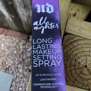 Urban Decay All Night Finishing Spray full size